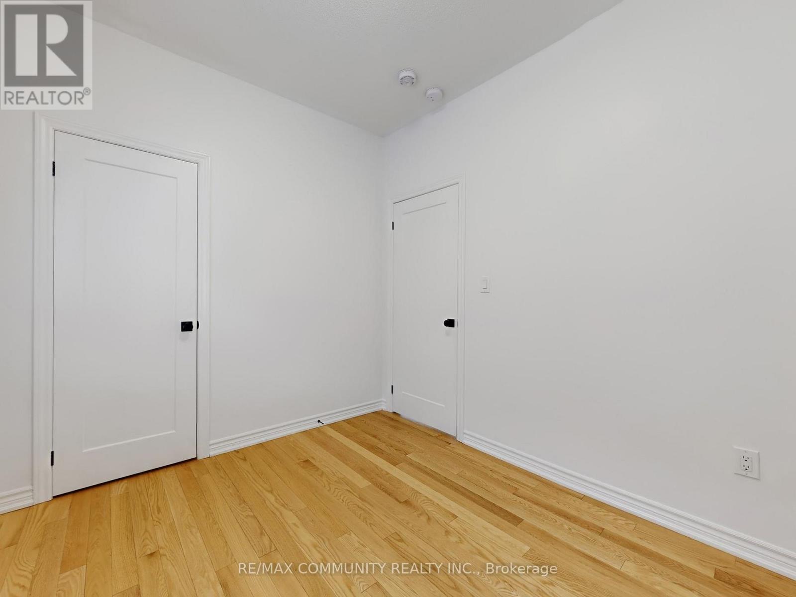 301 Danny Wheeler Boulevard, Georgina, Ontario  L4P 0K1 - Photo 33 - N12798138