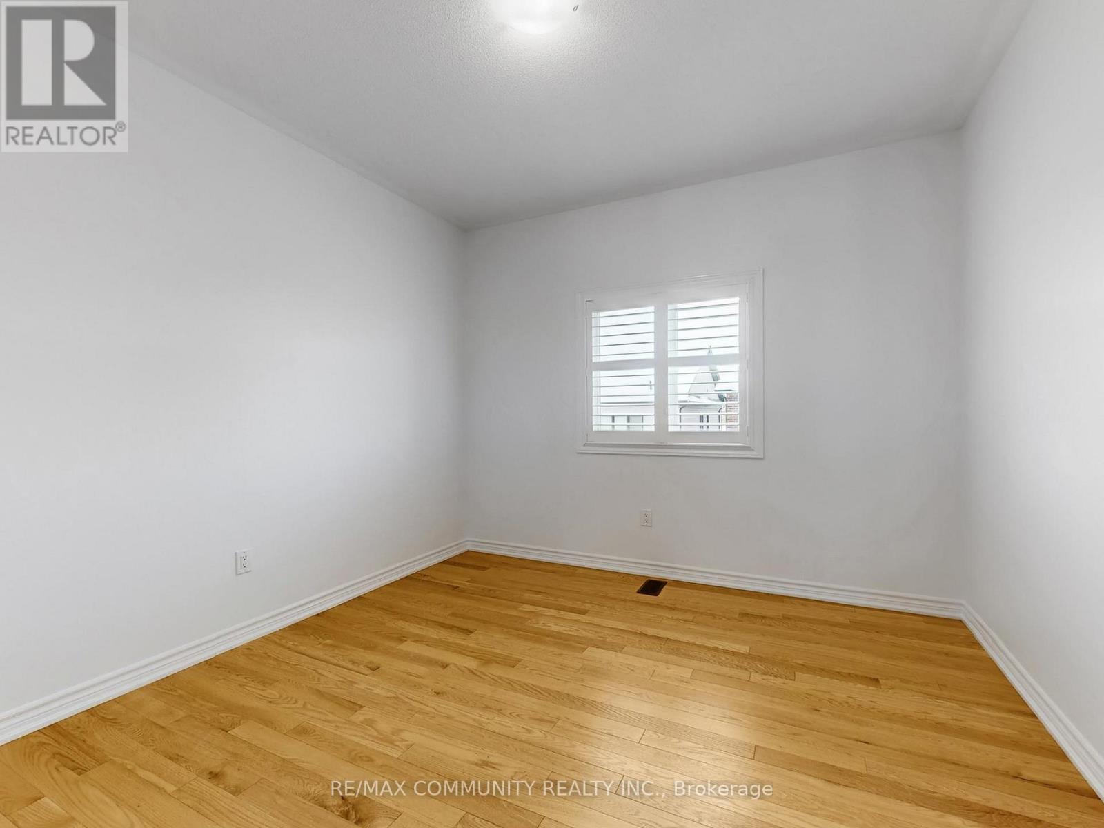 301 Danny Wheeler Boulevard, Georgina, Ontario  L4P 0K1 - Photo 36 - N12798138