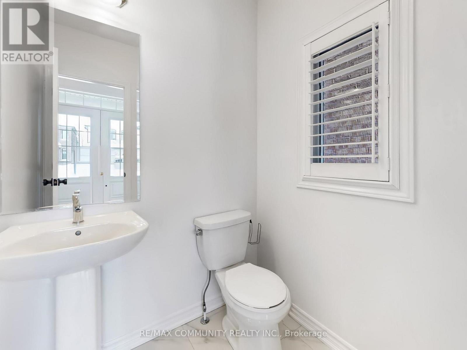 301 Danny Wheeler Boulevard, Georgina, Ontario  L4P 0K1 - Photo 8 - N12798138