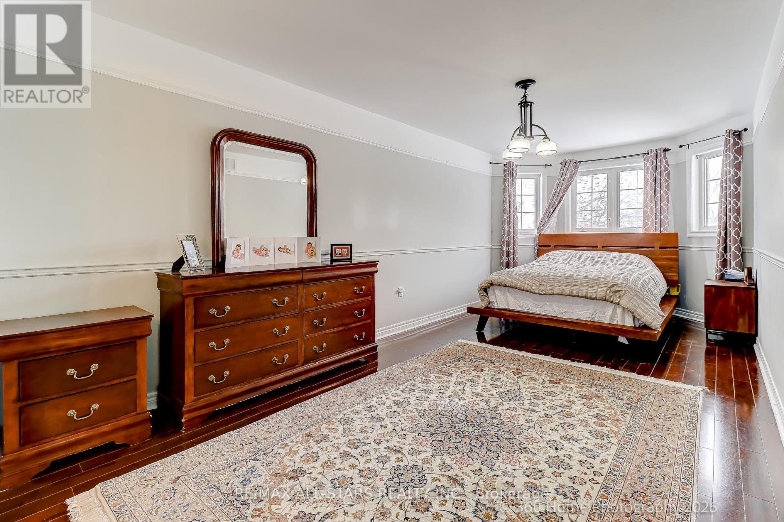 Main Floor - 6 Amberview Drive, Georgina, Ontario  L4P 3X6 - Photo 12 - N12798162