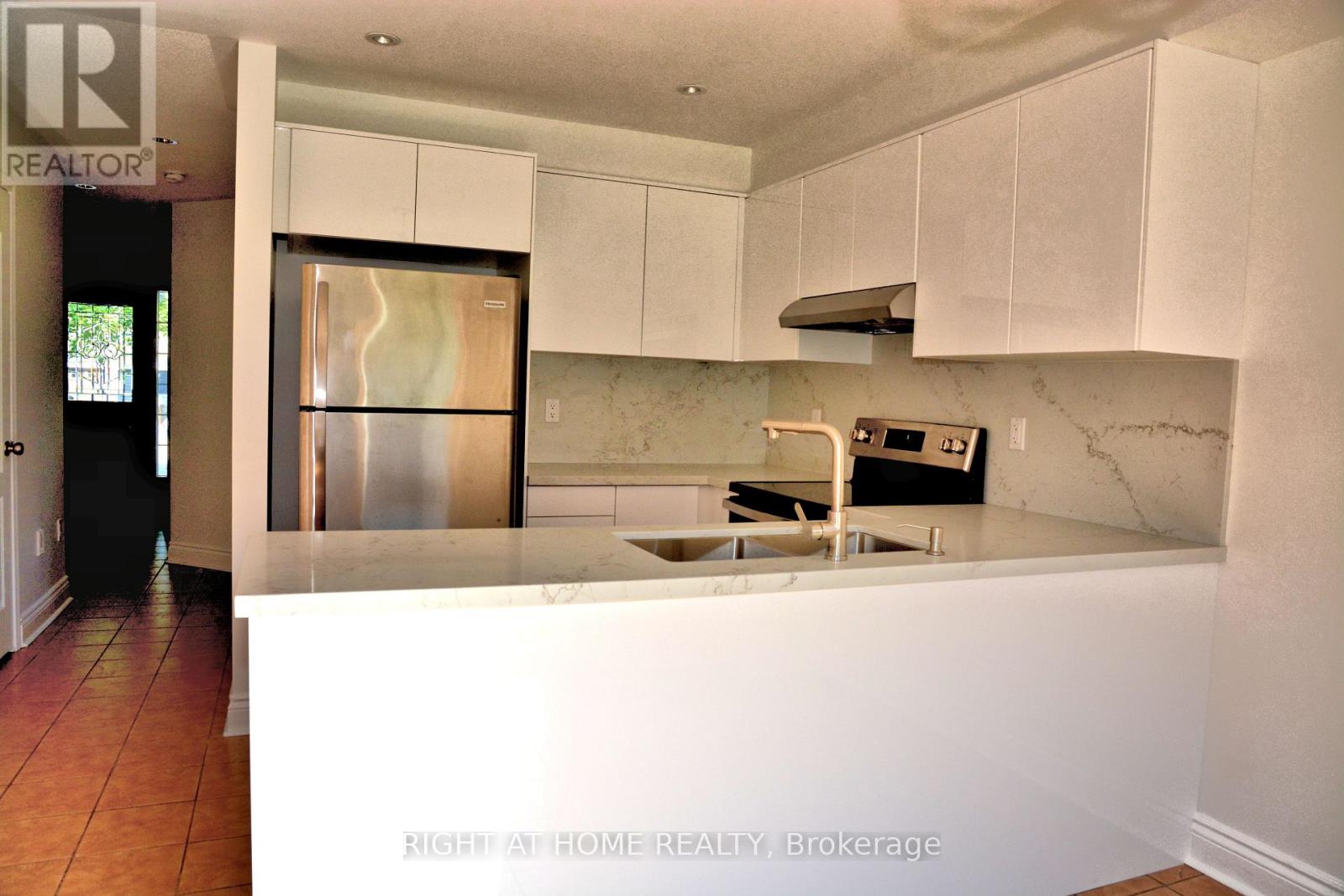 242 Flagstone Way, Newmarket, Ontario  L3X 2Y2 - Photo 12 - N12798234