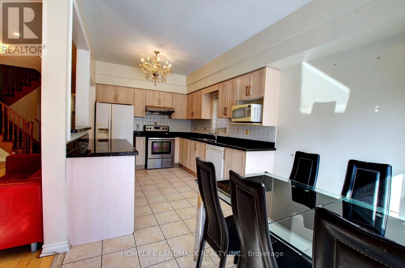 10 Whistler Court, Markham, Ontario  L3R 4T1 - Photo 6 - N12798274