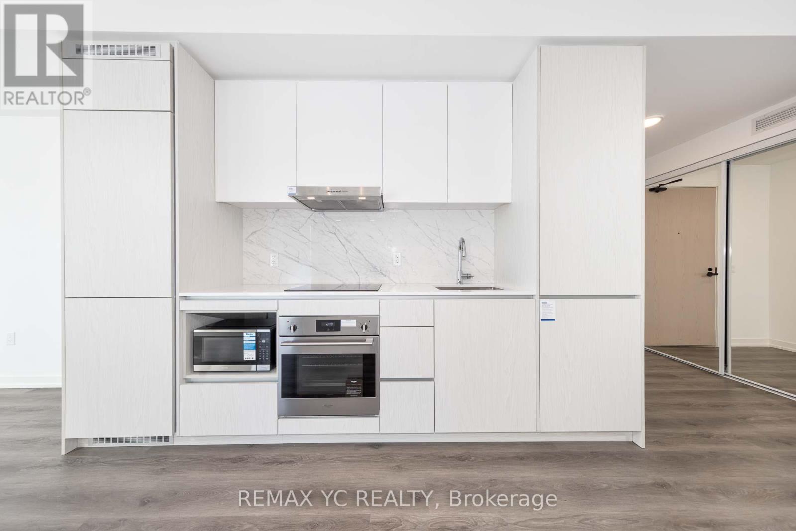 3910 - 28 Interchange Way, Vaughan, Ontario  L4K 5Z7 - Photo 10 - N12798320