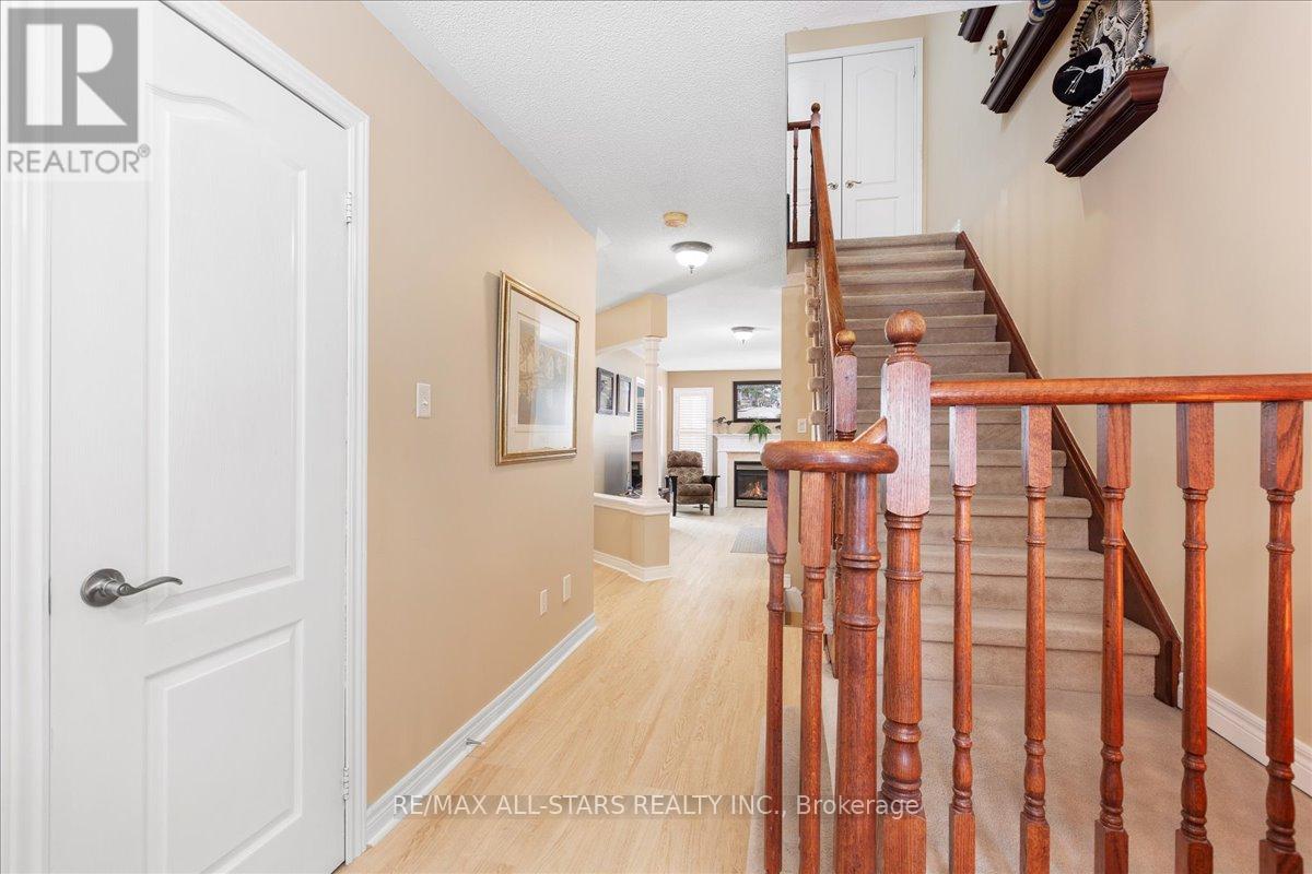 56 Ian Drive, Georgina, Ontario  L4P 4G9 - Photo 10 - N12798366