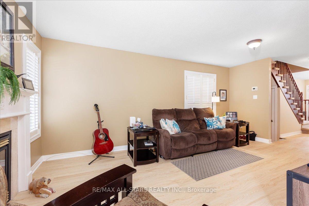 56 Ian Drive, Georgina, Ontario  L4P 4G9 - Photo 13 - N12798366