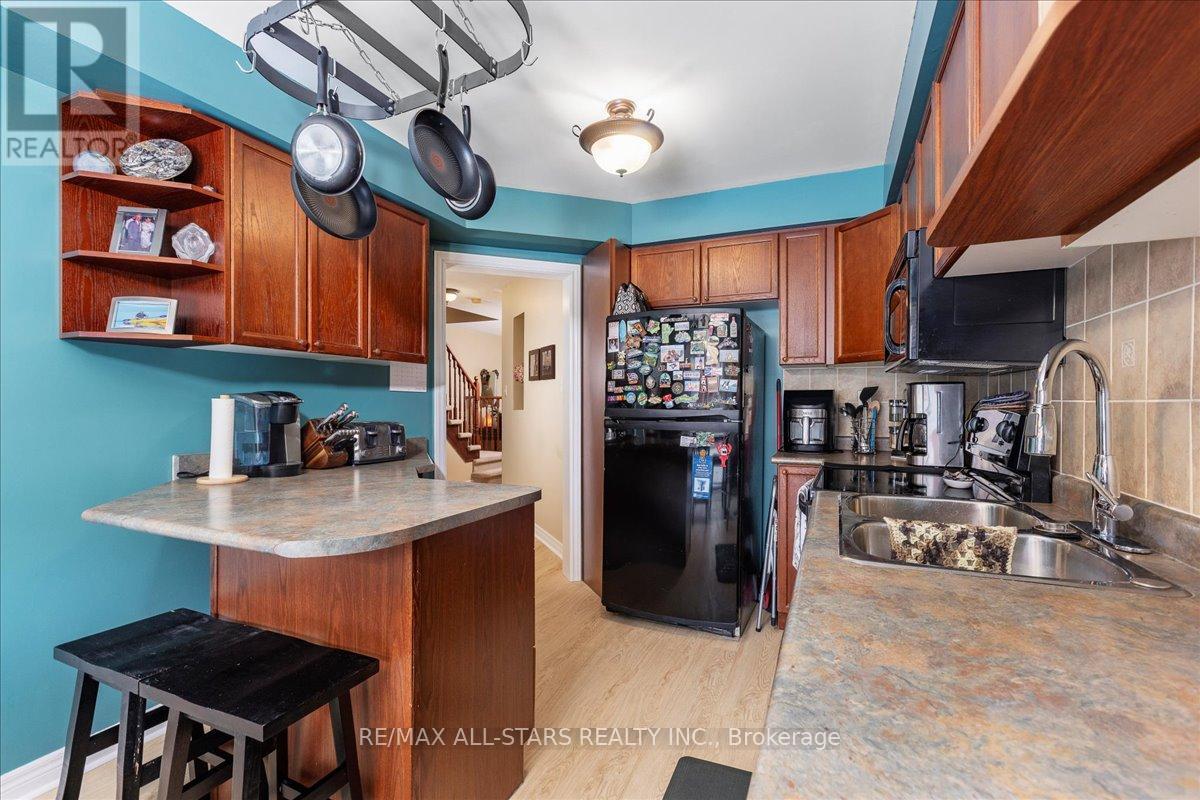 56 Ian Drive, Georgina, Ontario  L4P 4G9 - Photo 18 - N12798366