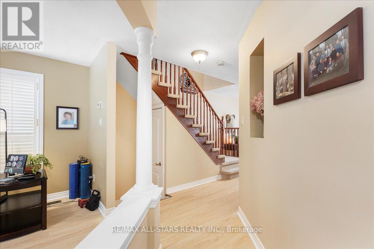 56 Ian Drive, Georgina, Ontario  L4P 4G9 - Photo 21 - N12798366