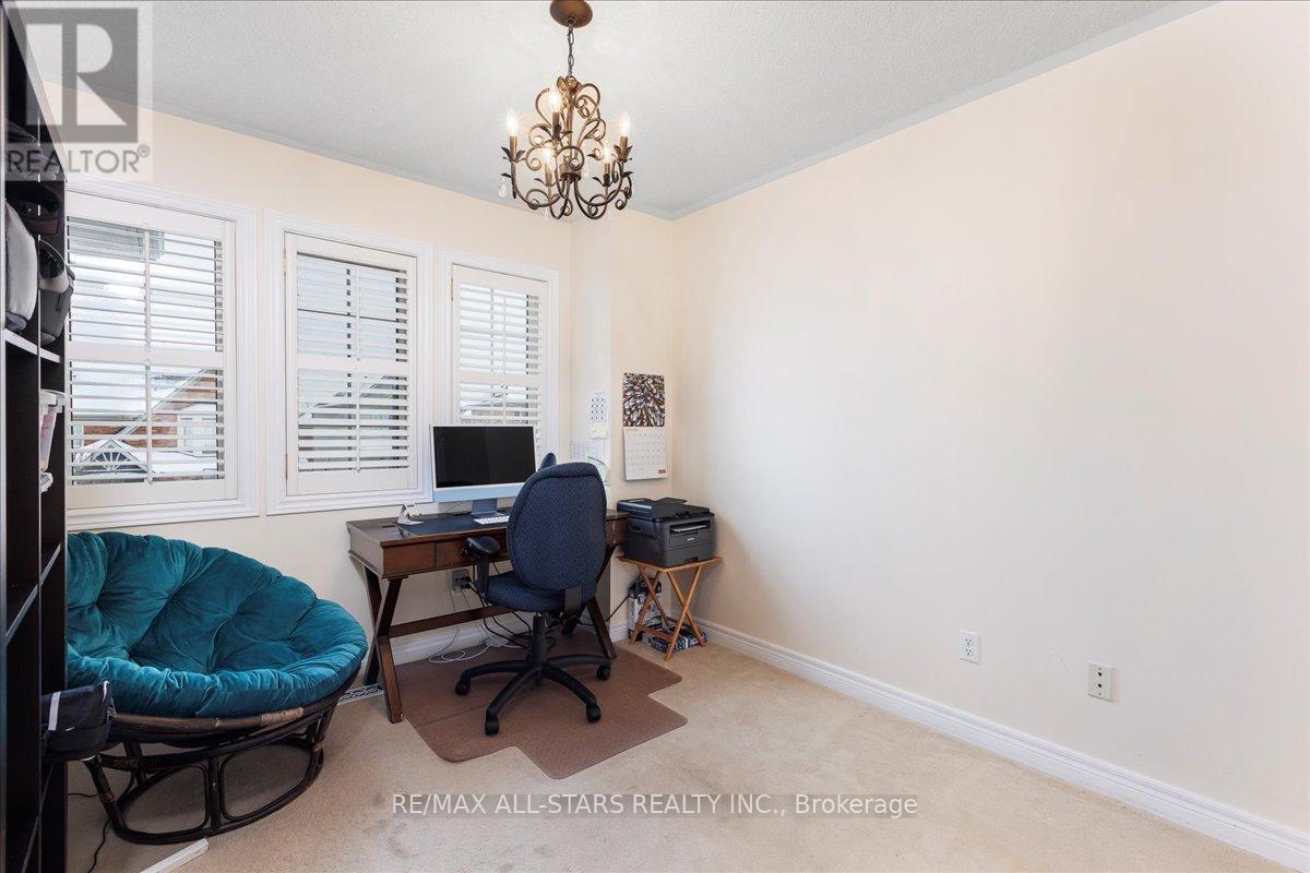 56 Ian Drive, Georgina, Ontario  L4P 4G9 - Photo 28 - N12798366