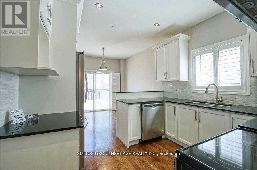 52 Wessex Drive, Whitby, Ontario  L1M 2C3 - Photo 2 - E12798380