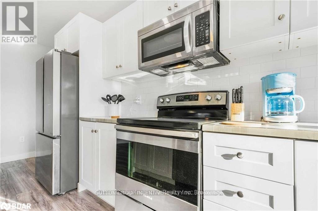 52 Marilyn Avenue S, Wasaga Beach, Ontario  L9Z 2Y1 - Photo 16 - S12032036