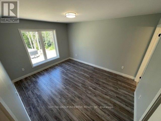 54 Marilyn Avenue S, Wasaga Beach, Ontario  L9Z 2Y1 - Photo 10 - S12032504