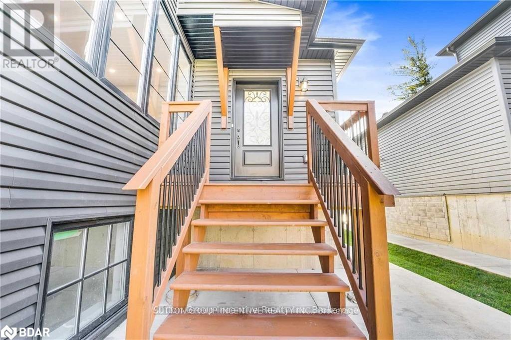 52 Marilyn Avenue S, Wasaga Beach, Ontario  L9Z 2Y1 - Photo 5 - S12032036