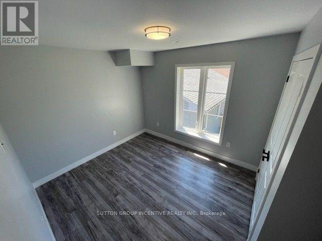 54 Marilyn Avenue S, Wasaga Beach, Ontario  L9Z 2Y1 - Photo 12 - S12032504