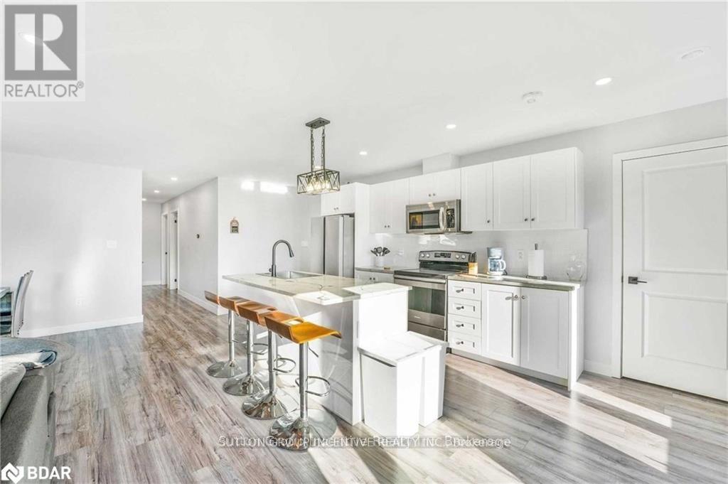 52 Marilyn Avenue S, Wasaga Beach, Ontario  L9Z 2Y1 - Photo 14 - S12032036