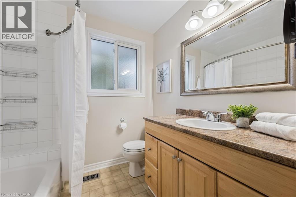 204 Cedarbrae Avenue, Waterloo, Ontario  N2L 4S5 - Photo 21 - 40805661