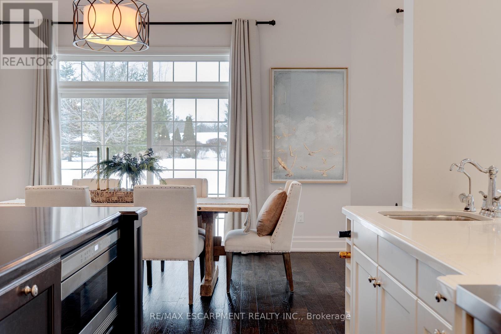 4 Holdroyd Court, Halton Hills, Ontario  L7G 0E8 - Photo 13 - W12798106