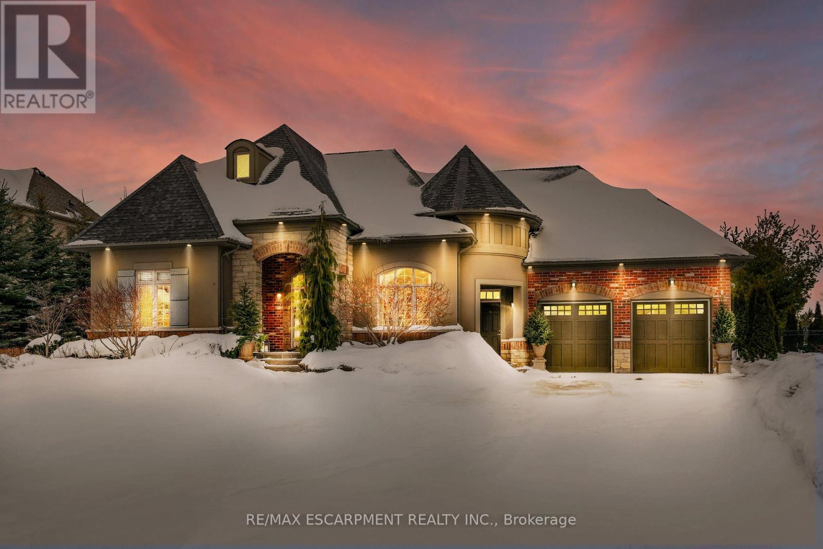 4 Holdroyd Court, Halton Hills, Ontario  L7G 0E8 - Photo 2 - W12798106