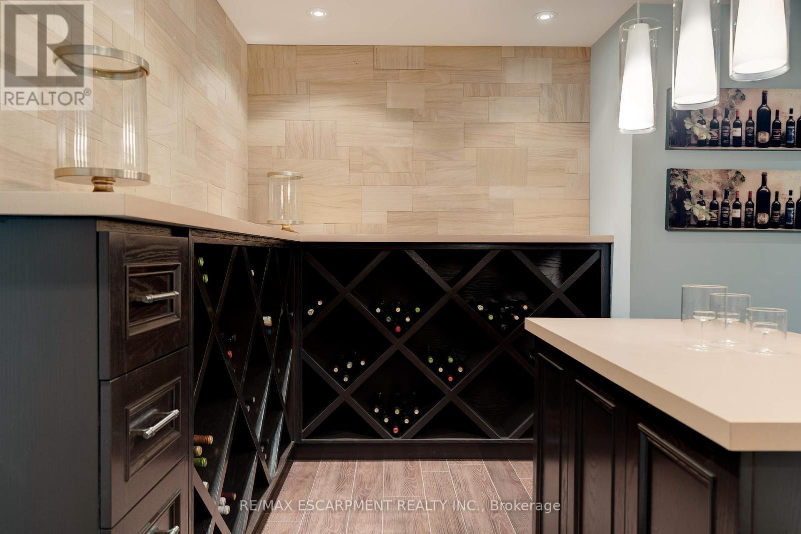 4 Holdroyd Court, Halton Hills, Ontario  L7G 0E8 - Photo 35 - W12798106