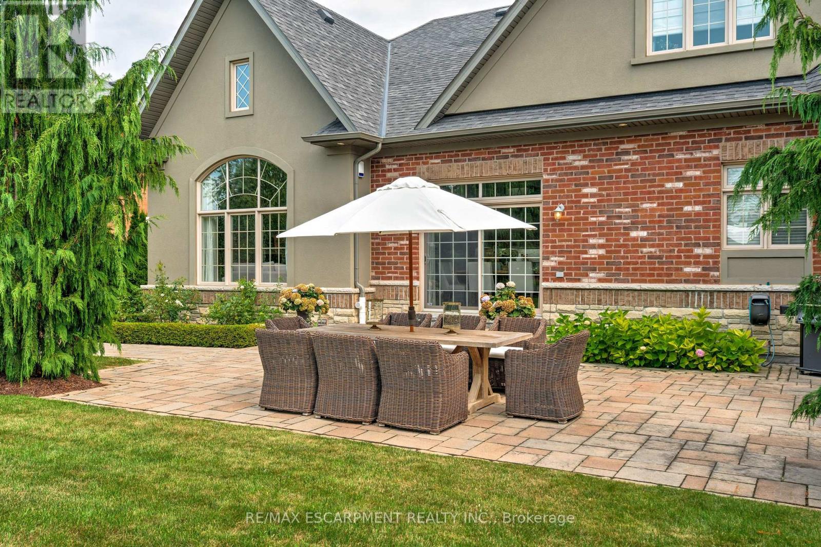 4 Holdroyd Court, Halton Hills, Ontario  L7G 0E8 - Photo 36 - W12798106