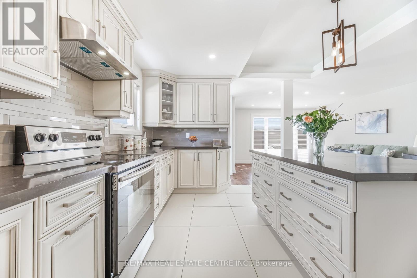 3392 Homark Drive, Mississauga, Ontario  L4Y 2K7 - Photo 10 - W12798174