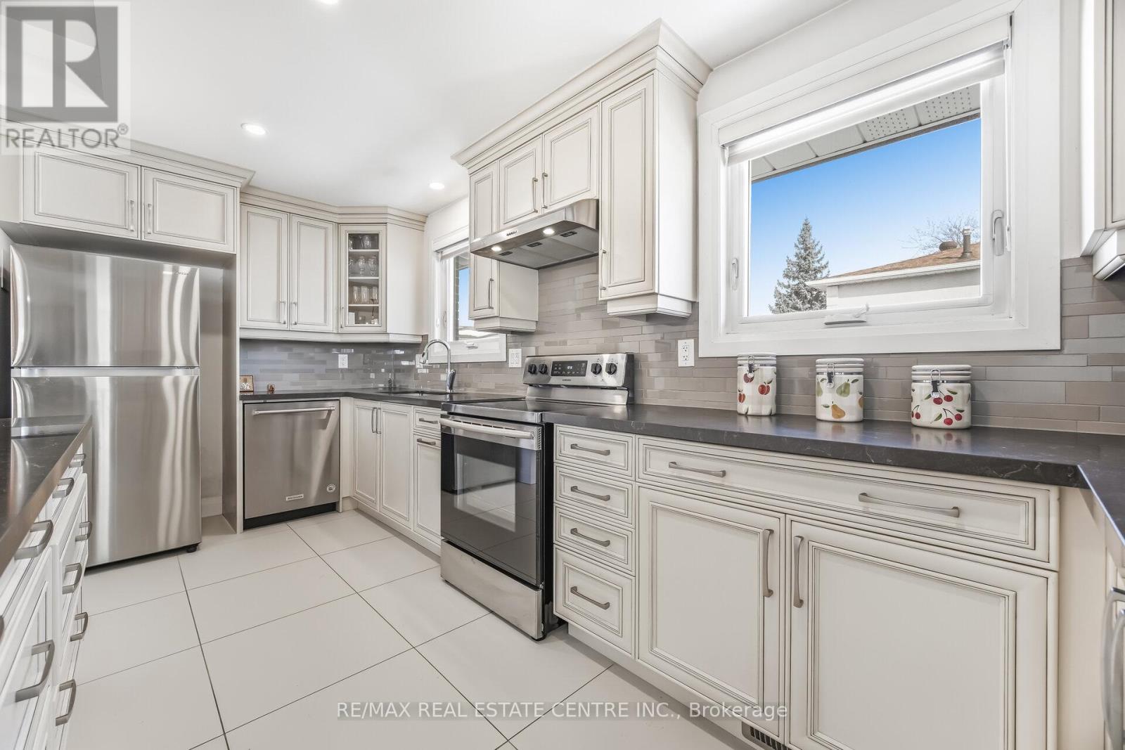 3392 Homark Drive, Mississauga, Ontario  L4Y 2K7 - Photo 12 - W12798174