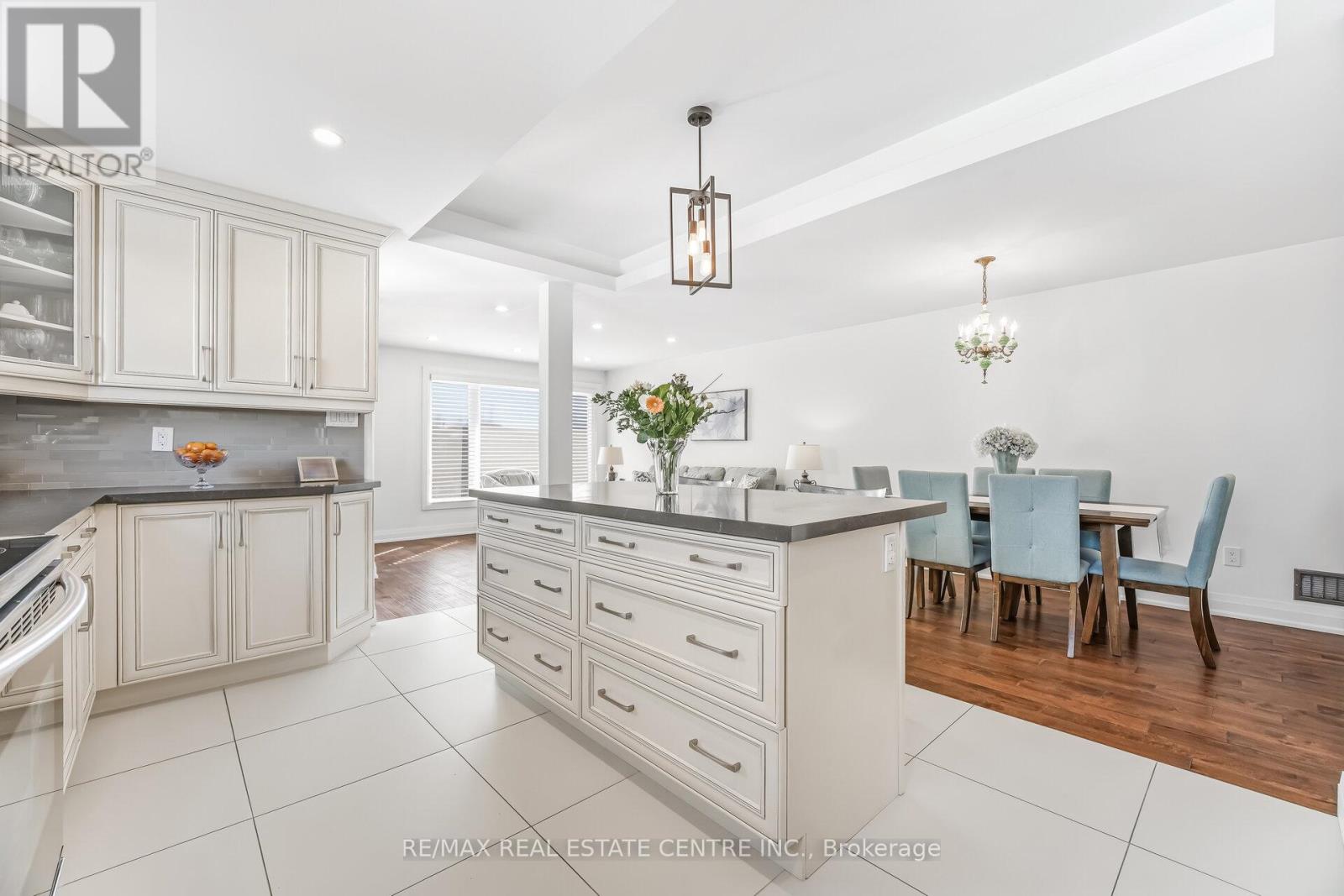 3392 Homark Drive, Mississauga, Ontario  L4Y 2K7 - Photo 13 - W12798174