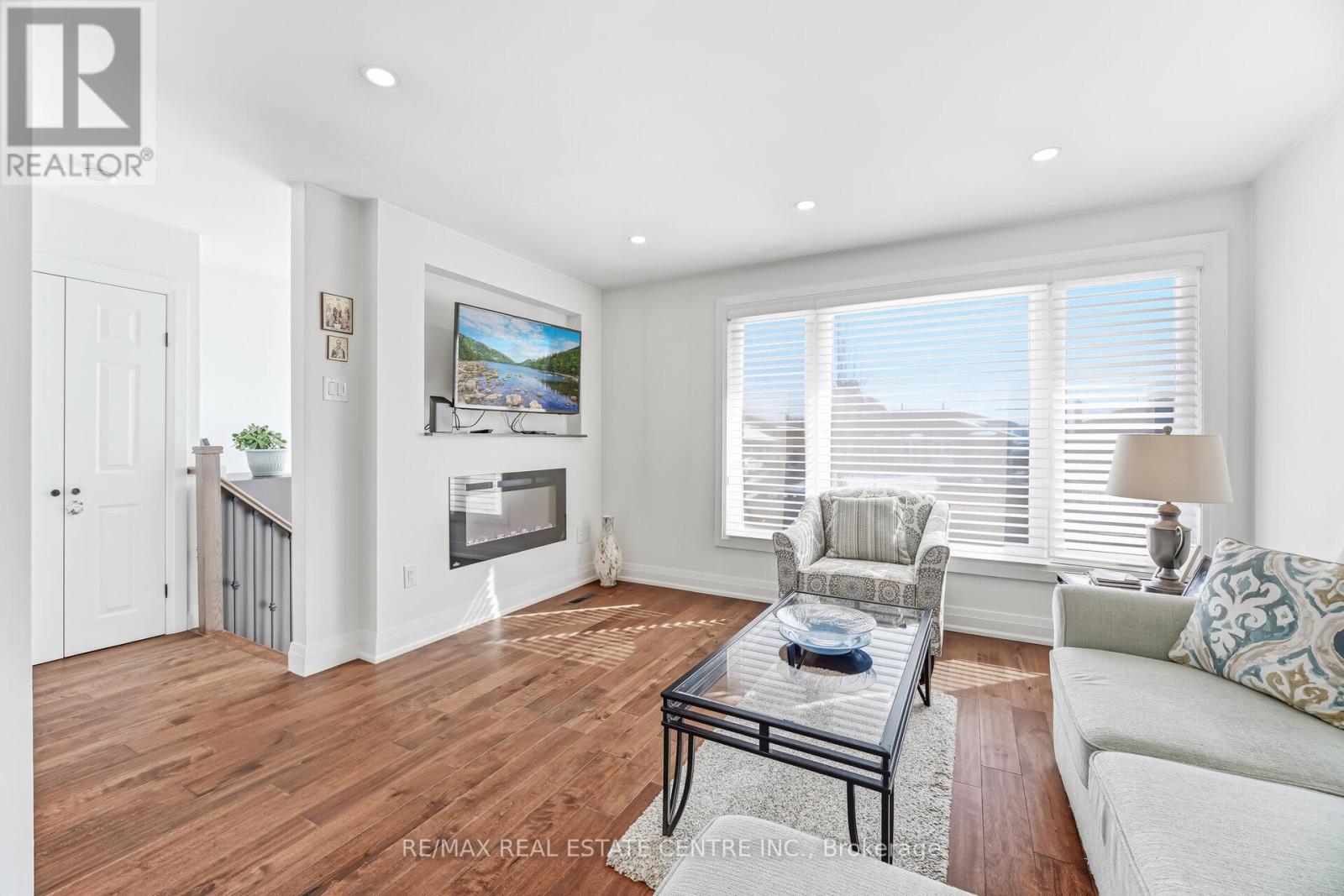 3392 Homark Drive, Mississauga, Ontario  L4Y 2K7 - Photo 5 - W12798174