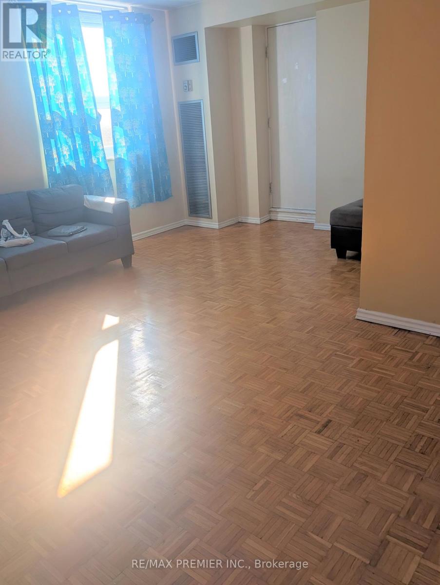 1004 - 4 Lisa Street, Brampton, Ontario  L6T 4B6 - Photo 4 - W12798198