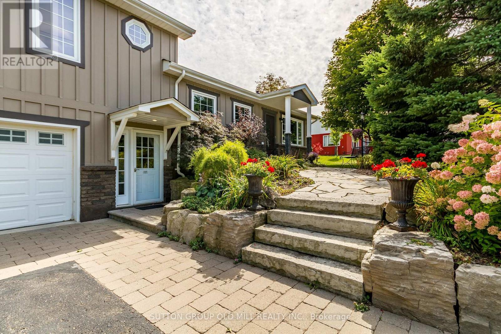 17 King Street, Caledon, Ontario  L7K 0C5 - Photo 2 - W12798240