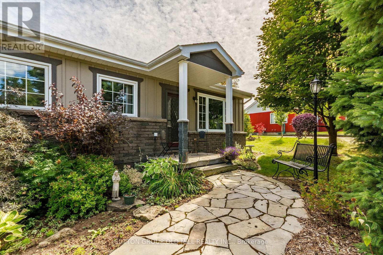 17 King Street, Caledon, Ontario  L7K 0C5 - Photo 3 - W12798240