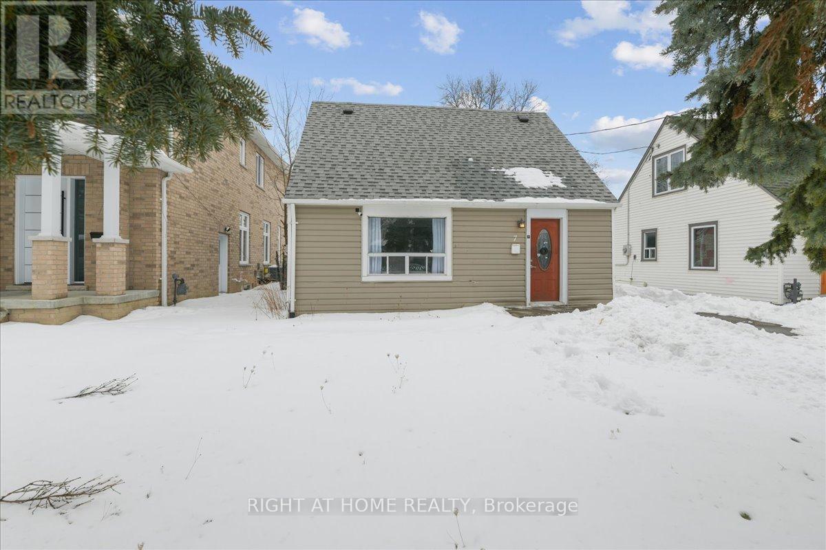 7 Eastern Avenue, Brampton, Ontario  L6W 1X5 - Photo 2 - W12798258