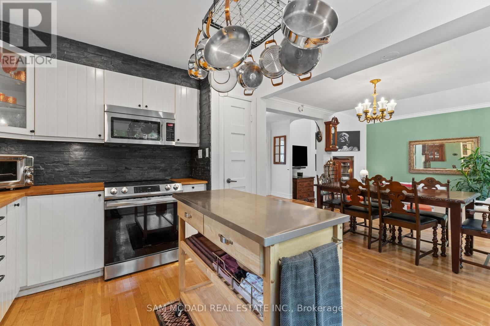 7 Pierpont Place, Mississauga, Ontario  L5N 5V1 - Photo 5 - W12798286