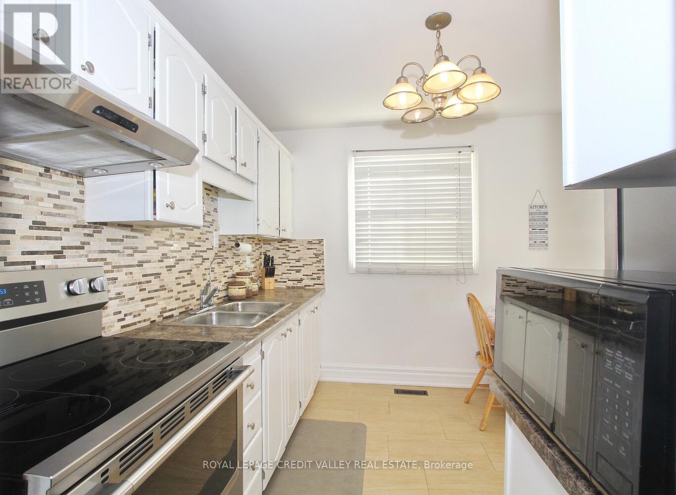 36 - 45 Hansen Road, Brampton, Ontario L6V 3C5 - Photo 10 - W12798340