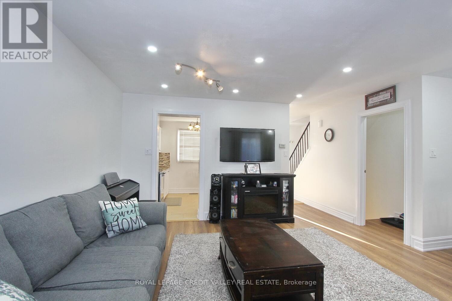 36 - 45 Hansen Road, Brampton, Ontario L6V 3C5 - Photo 16 - W12798340