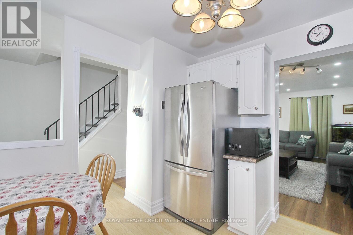 36 - 45 Hansen Road, Brampton, Ontario L6V 3C5 - Photo 8 - W12798340