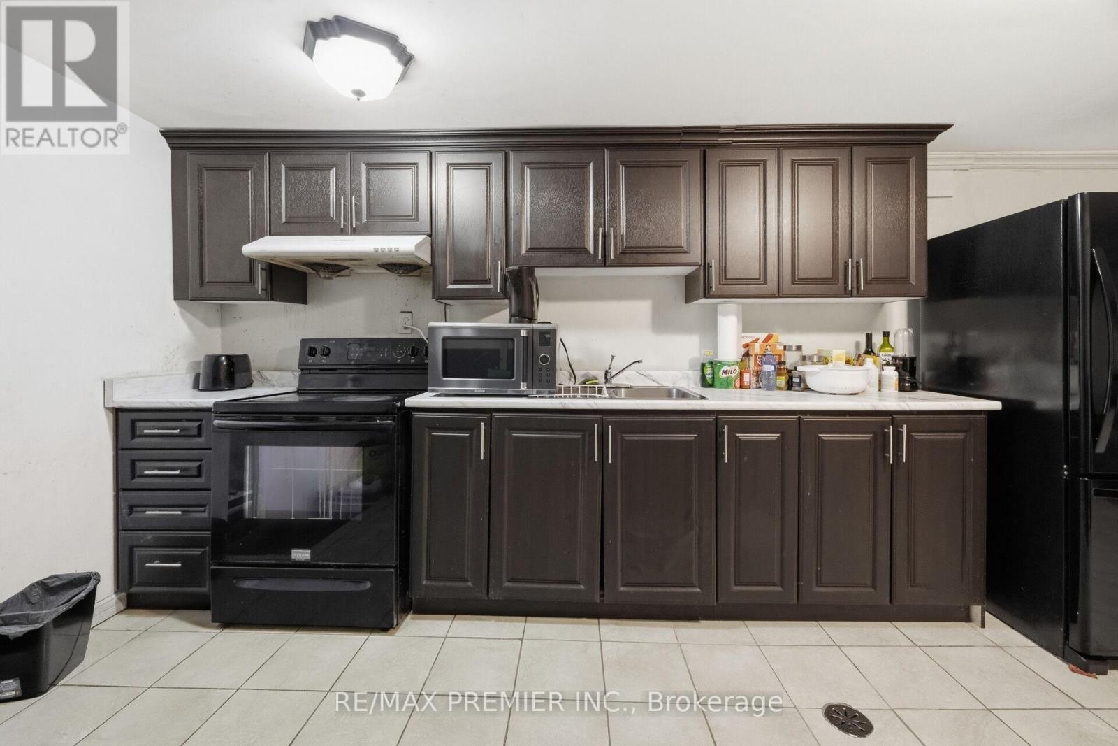 3783 Morning Star Drive, Mississauga, Ontario  L4T 1Y6 - Photo 32 - W12798352