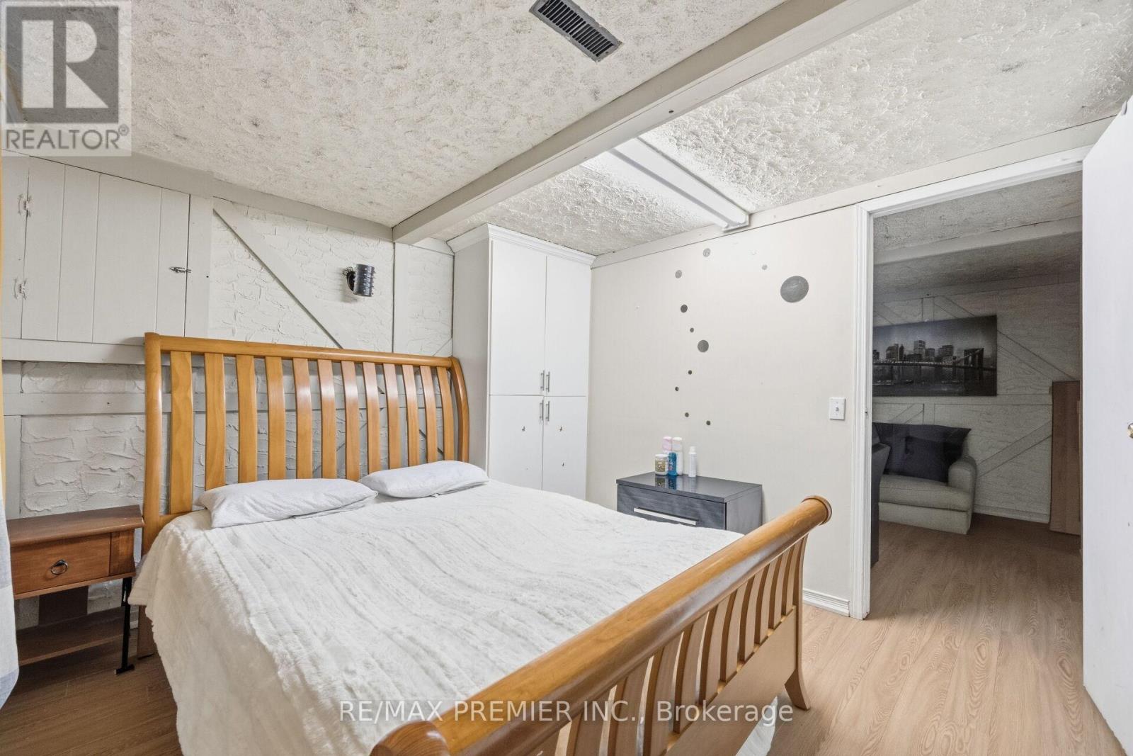 3783 Morning Star Drive, Mississauga, Ontario  L4T 1Y6 - Photo 38 - W12798352