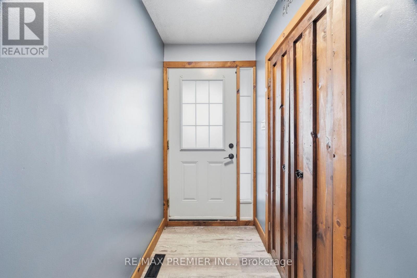 3783 Morning Star Drive, Mississauga, Ontario  L4T 1Y6 - Photo 9 - W12798352