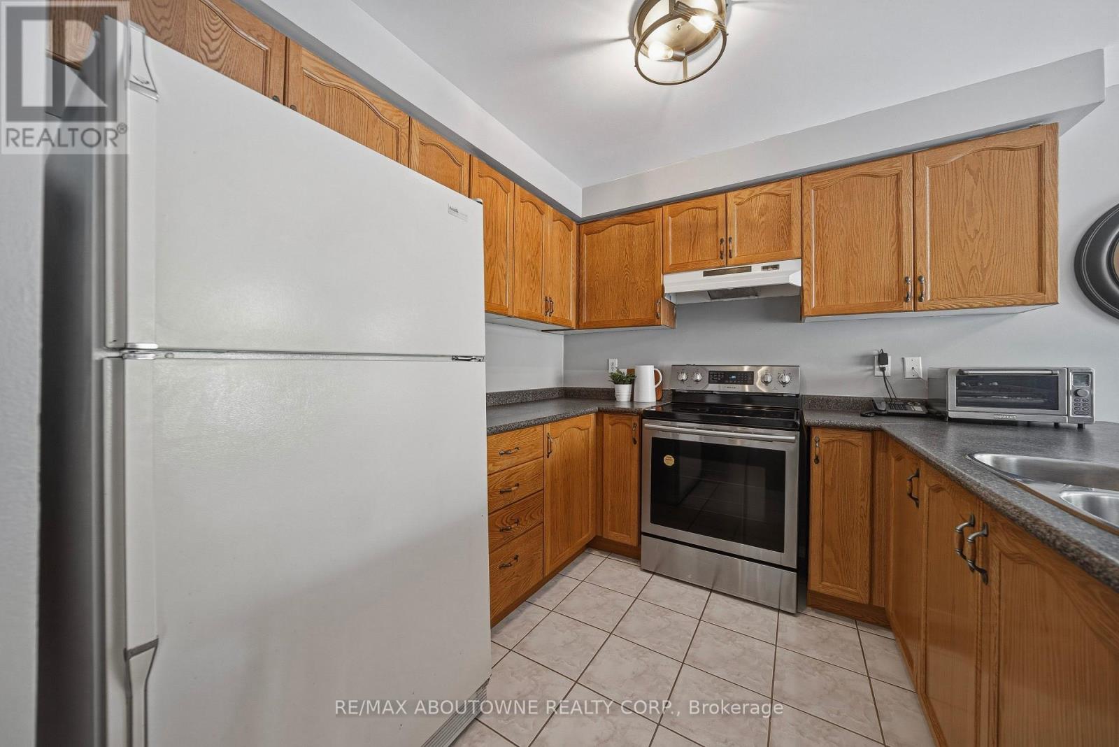 23 Arabia Gate, Brampton, Ontario  L6R 2N9 - Photo 15 - W12798394