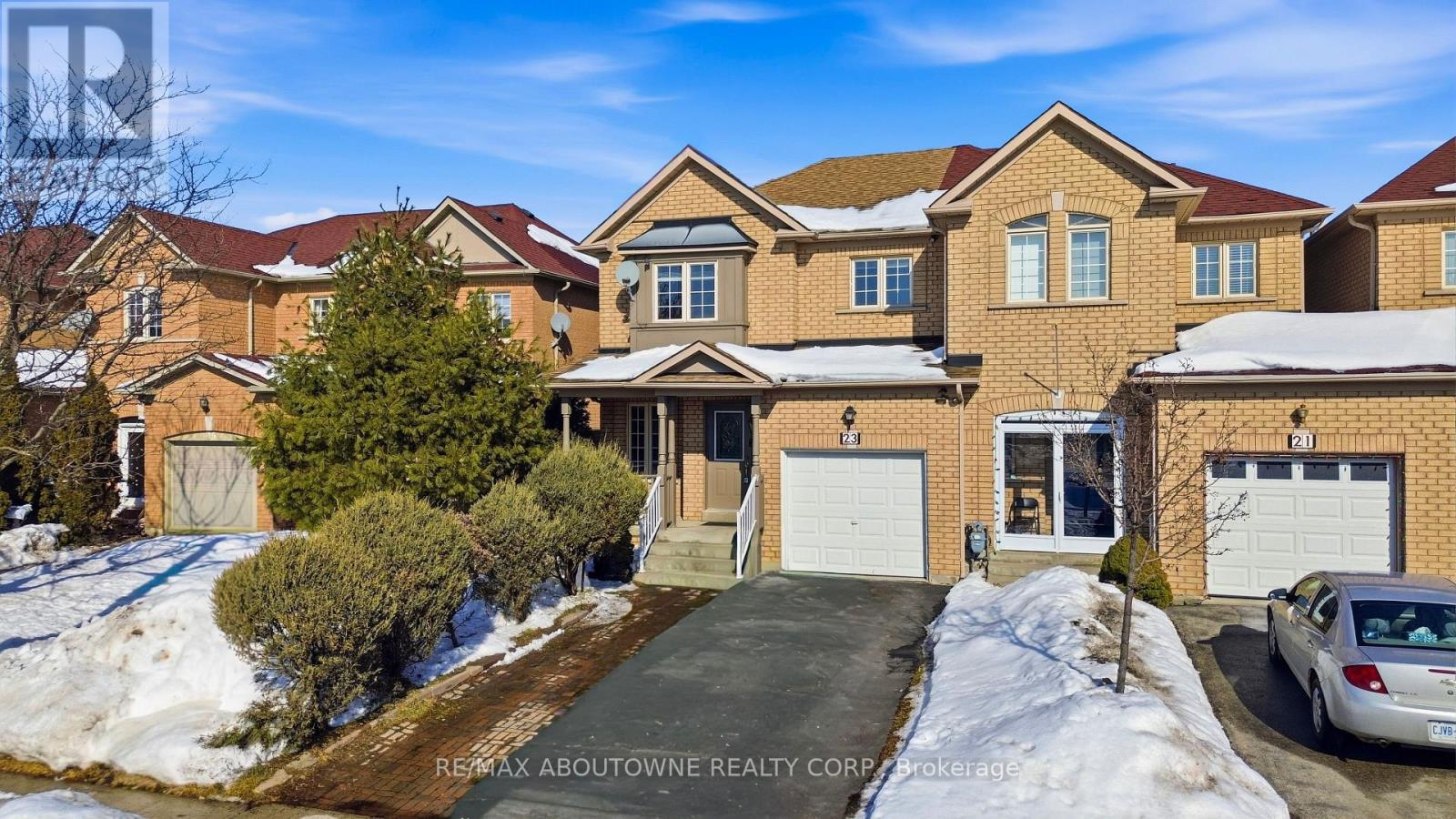 23 Arabia Gate, Brampton, Ontario  L6R 2N9 - Photo 2 - W12798394