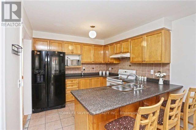 Upper - 26 Slessor Lane, Brampton, Ontario  L6P 1L8 - Photo 6 - W12798404