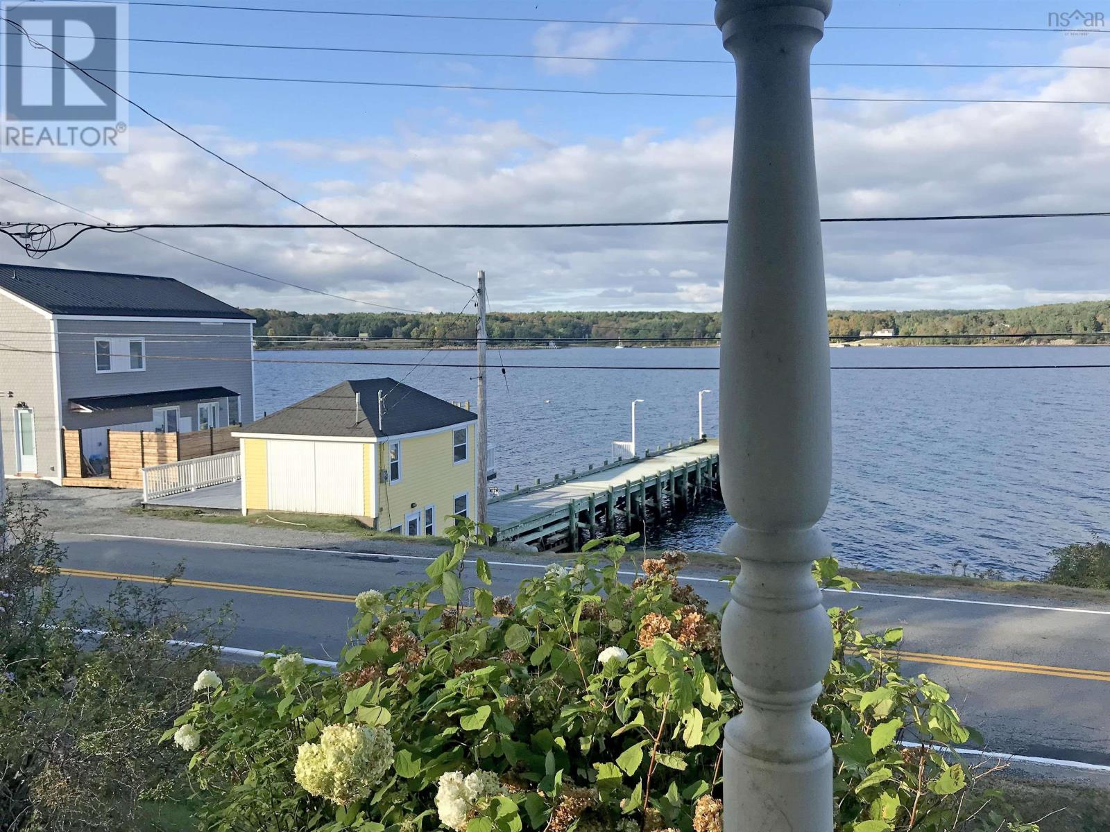 9114 3 Highway, 997 Main St Mahone Bay, Maders Cove, Nova Scotia  B0J 2E0 - Photo 3 - 202503367