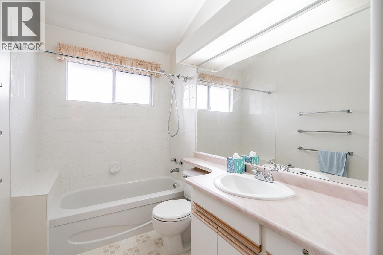 1406 Vistaview Court, Coquitlam, British Columbia  V3E 2P3 - Photo 23 - R3090541