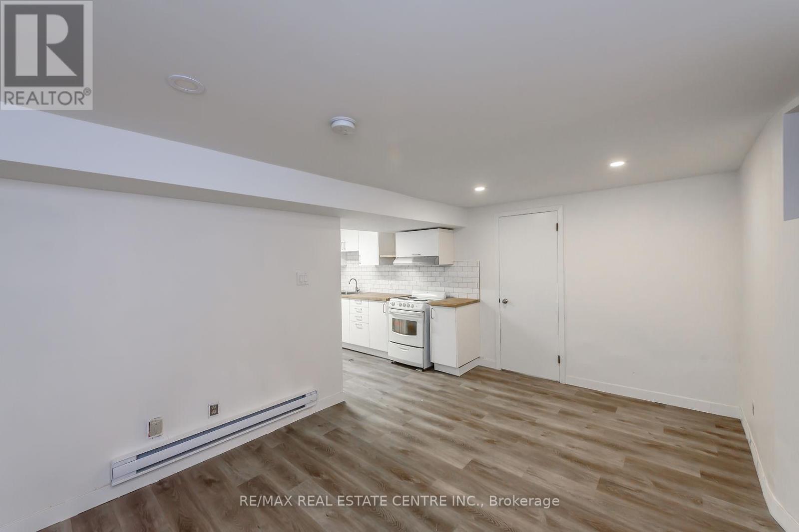 Bsmnt - 191 Sherman Avenue S, Hamilton, Ontario  L8M 2R2 - Photo 3 - X12798146