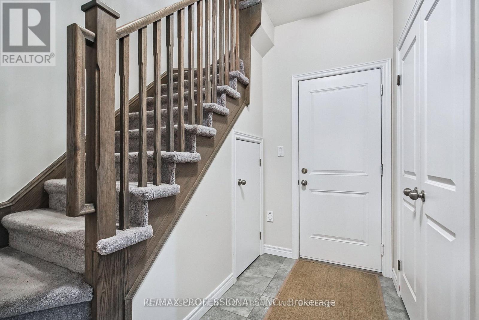 9 Pipe Avenue, Hamilton, Ontario  L9K 0J9 - Photo 7 - X12798164