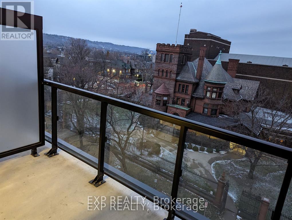 604 - 15 Queent Street S, Hamilton, Ontario  L8P 0C6 - Photo 2 - X12798306