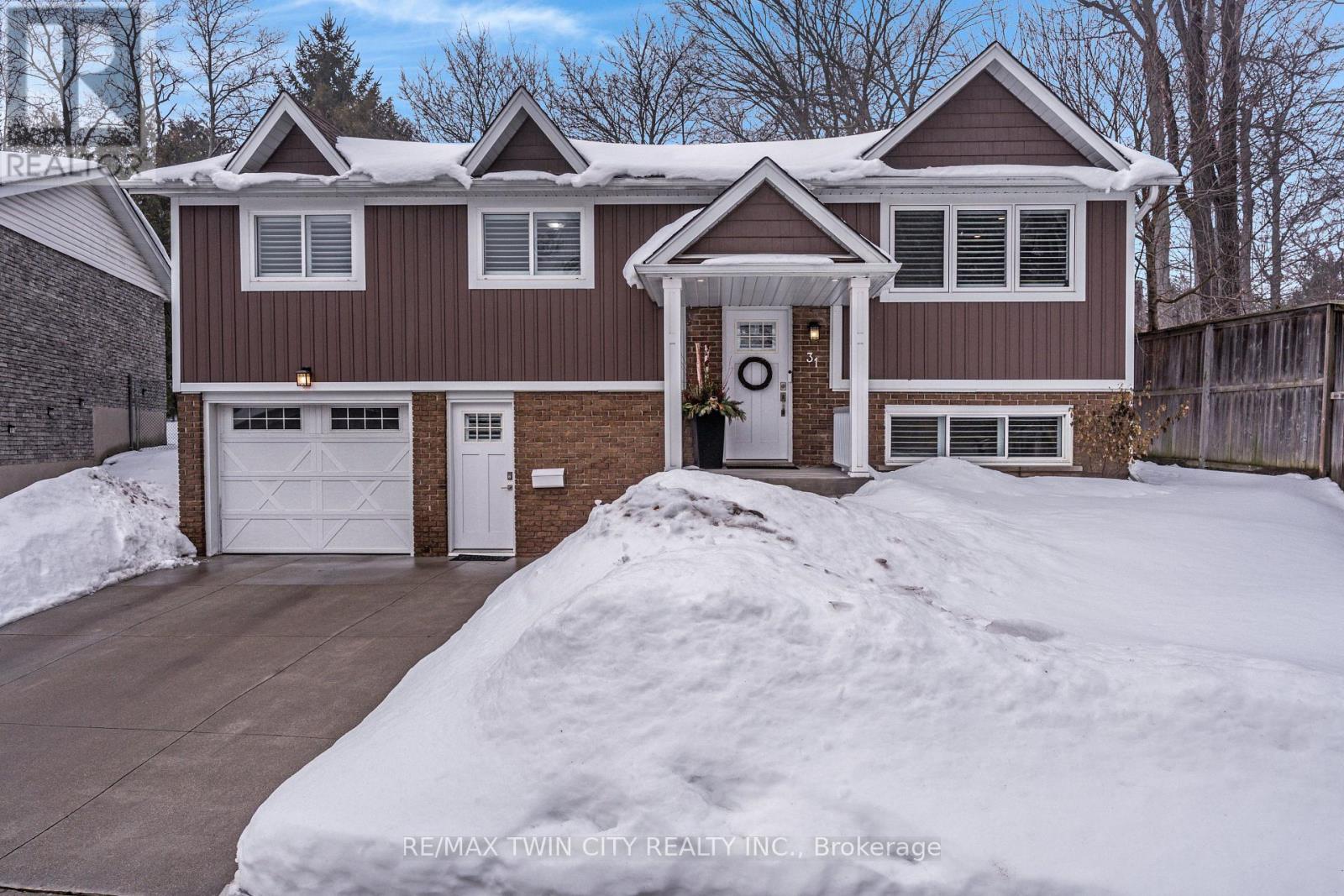 31 Dayman Court, Waterloo, Ontario  N2M 3A1 - Photo 1 - X12798328