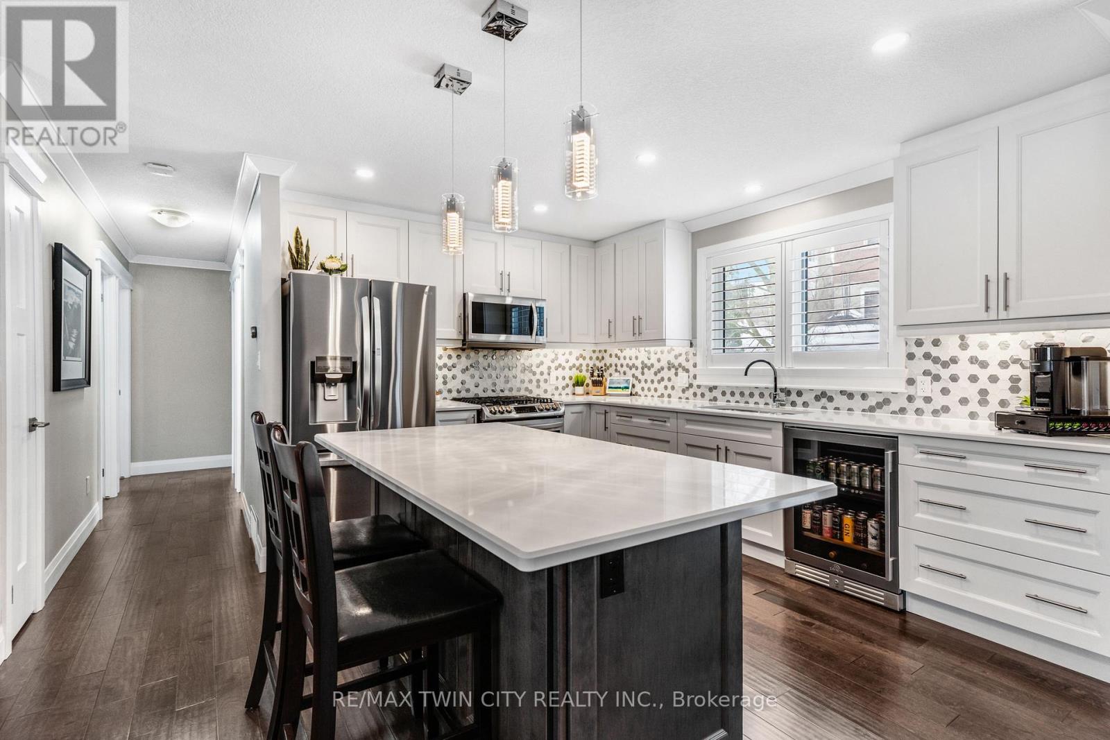 31 Dayman Court, Waterloo, Ontario  N2M 3A1 - Photo 11 - X12798328