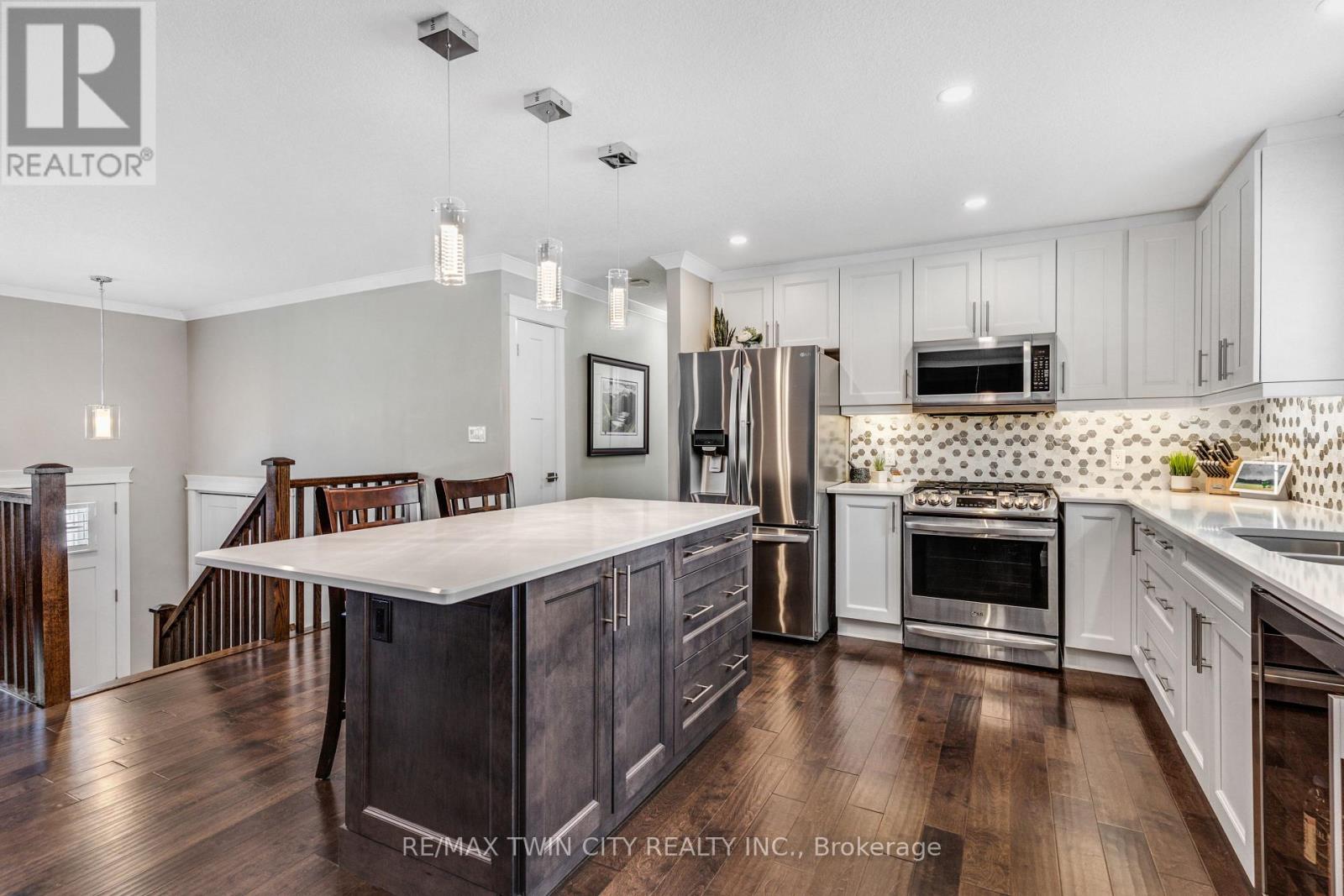 31 Dayman Court, Waterloo, Ontario  N2M 3A1 - Photo 12 - X12798328