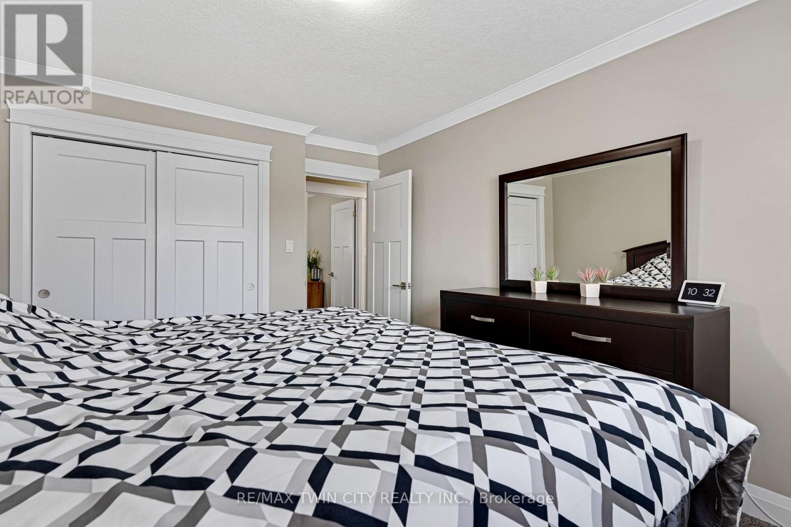 31 Dayman Court, Waterloo, Ontario  N2M 3A1 - Photo 17 - X12798328